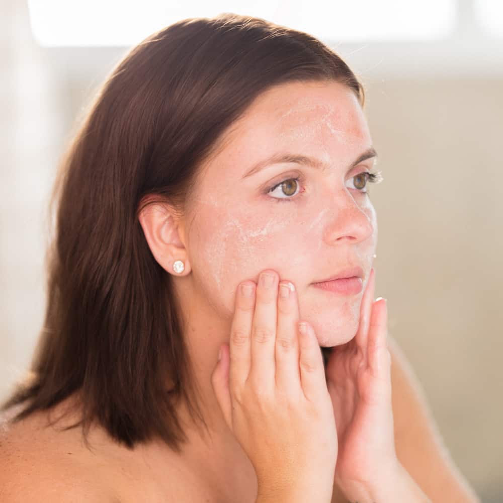 Beauty by Earth Face Wash with Superfruit and Sea Kelp