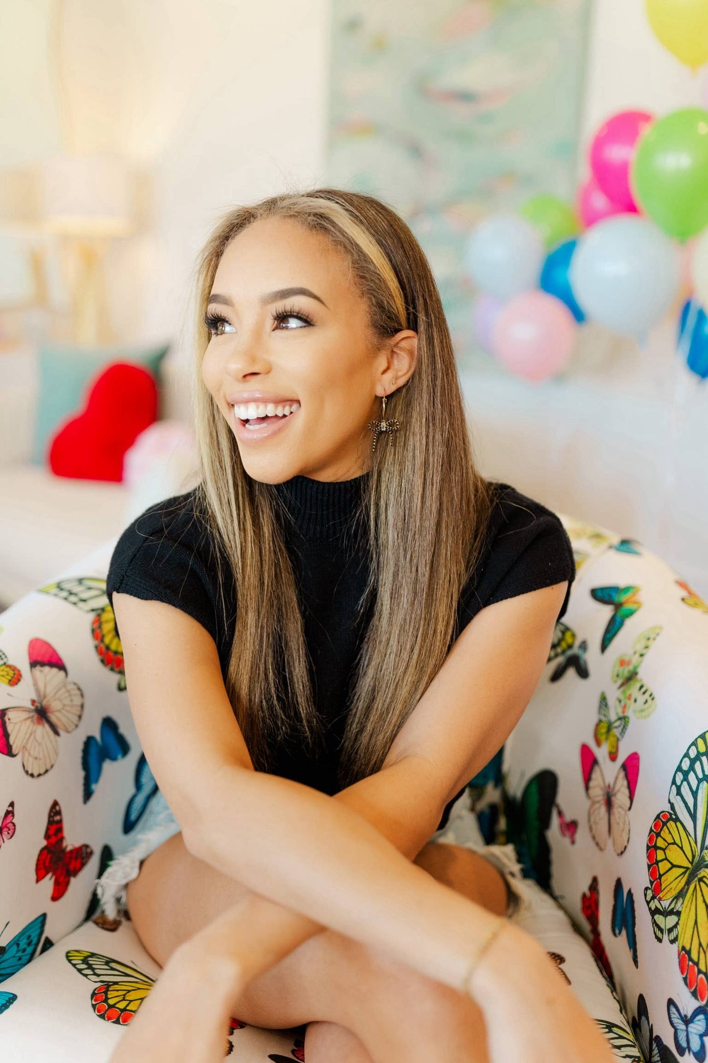 Taylor Shaye Skye Bow Hoops