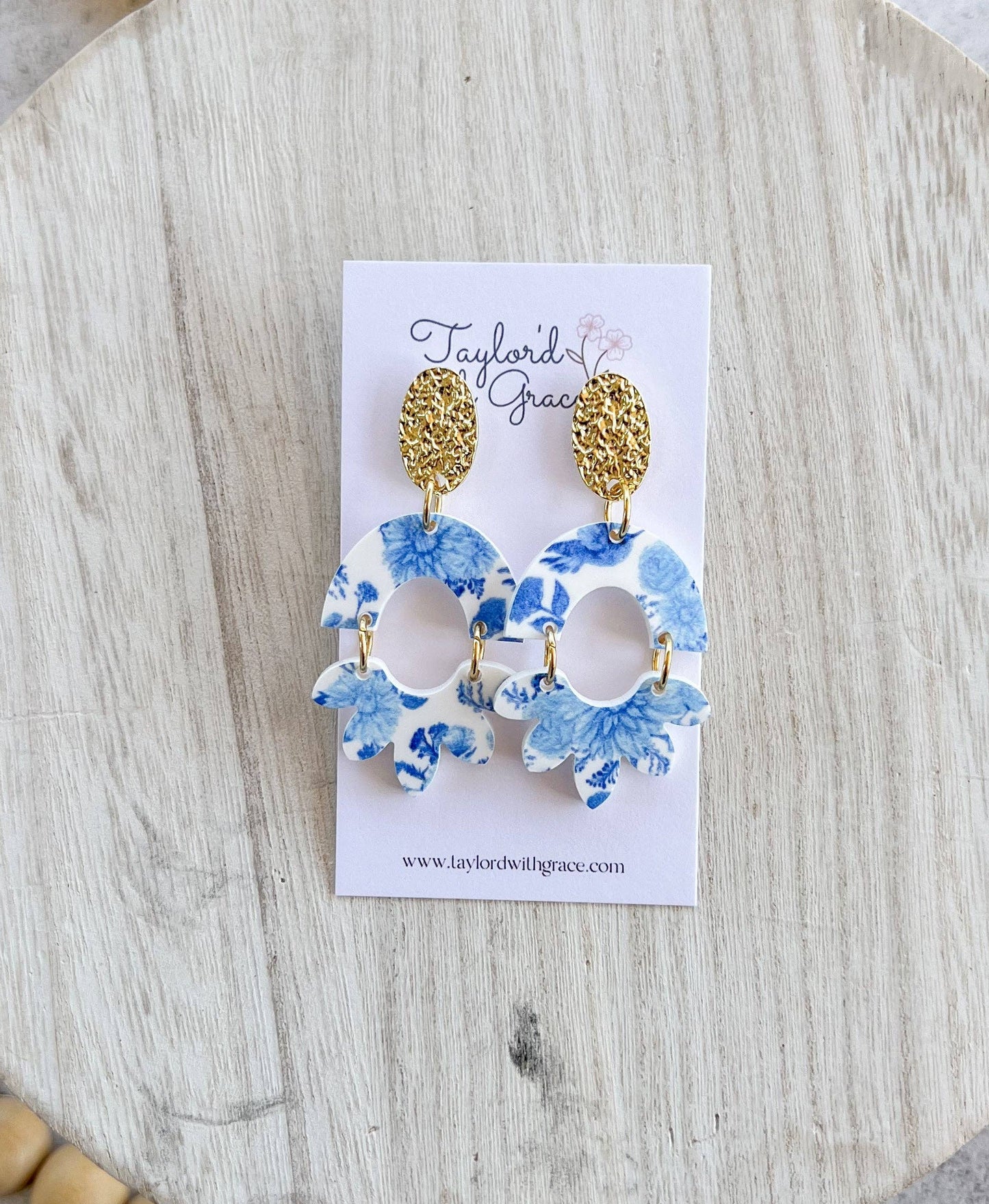 Blue and white chinoiserie scallop arch acrylic earrings