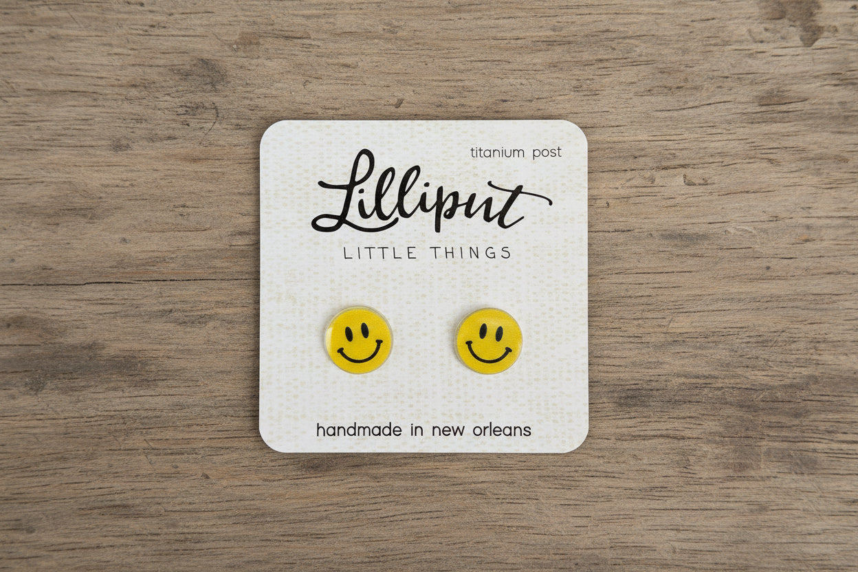 Lilliput Happy Face Earrings – Hypoallergenic Novelty Stud Earrings