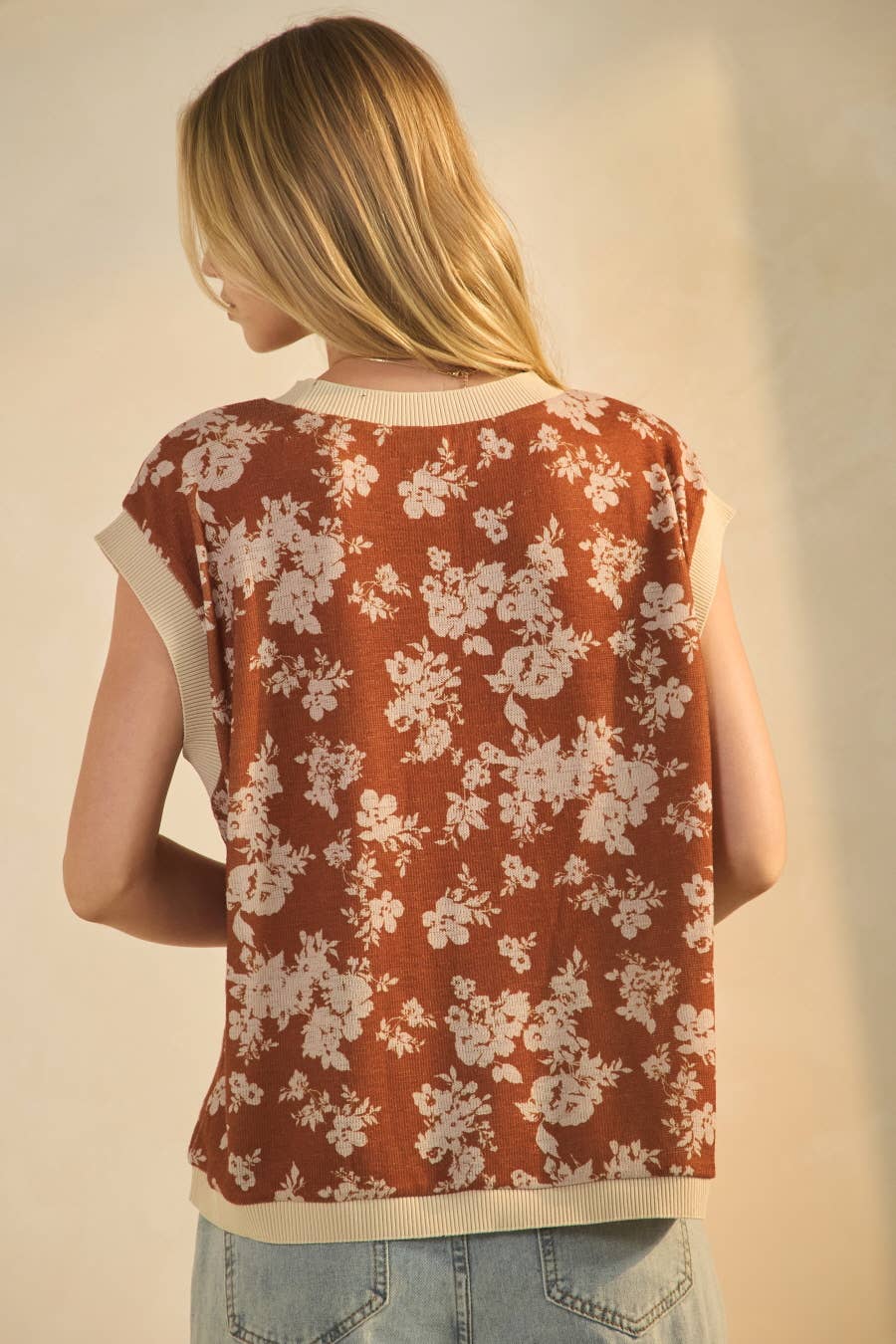 Oddi Floral Jacquard Knit Top
