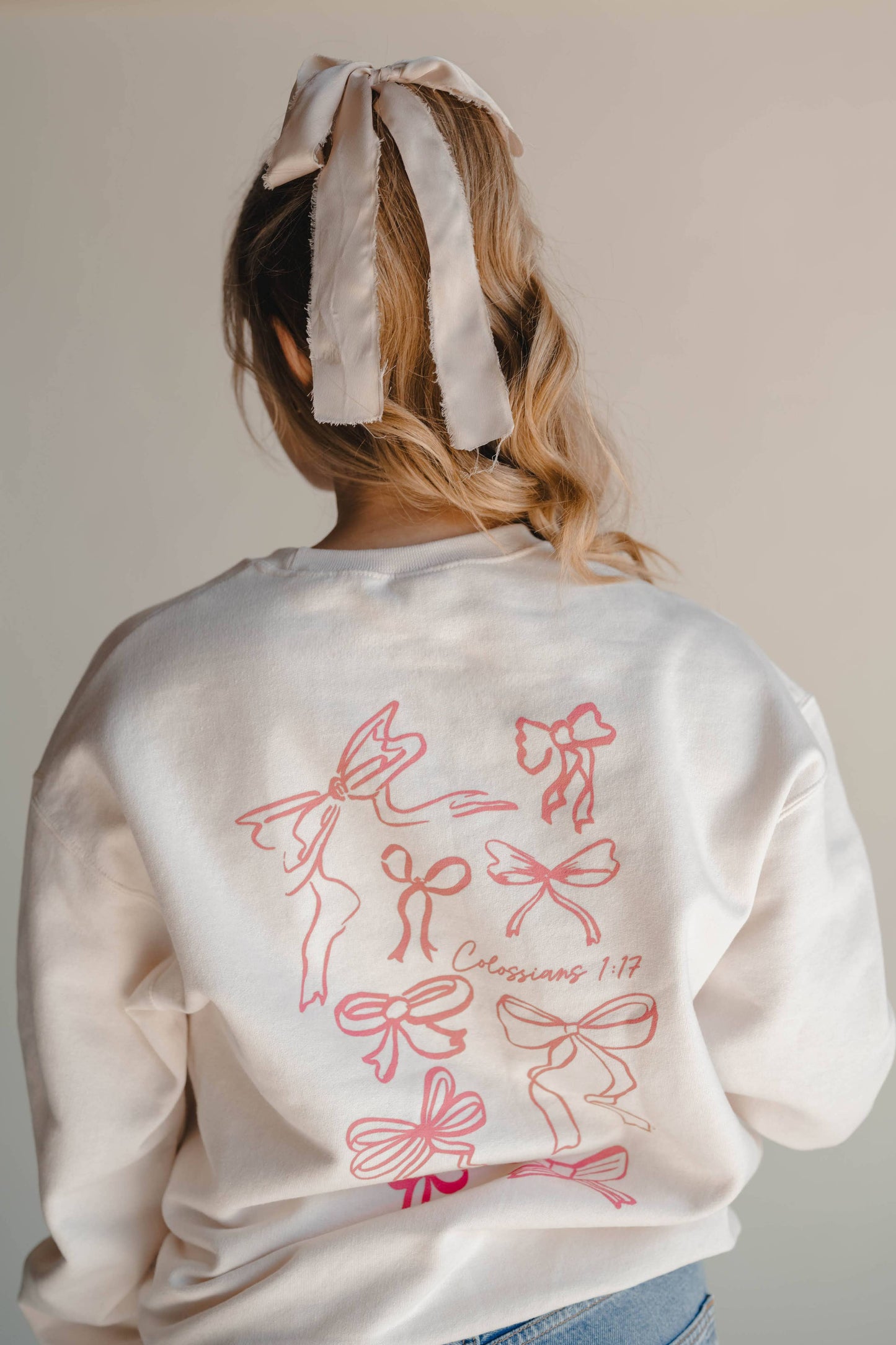 Dear Heart He Holds All Together Pullover