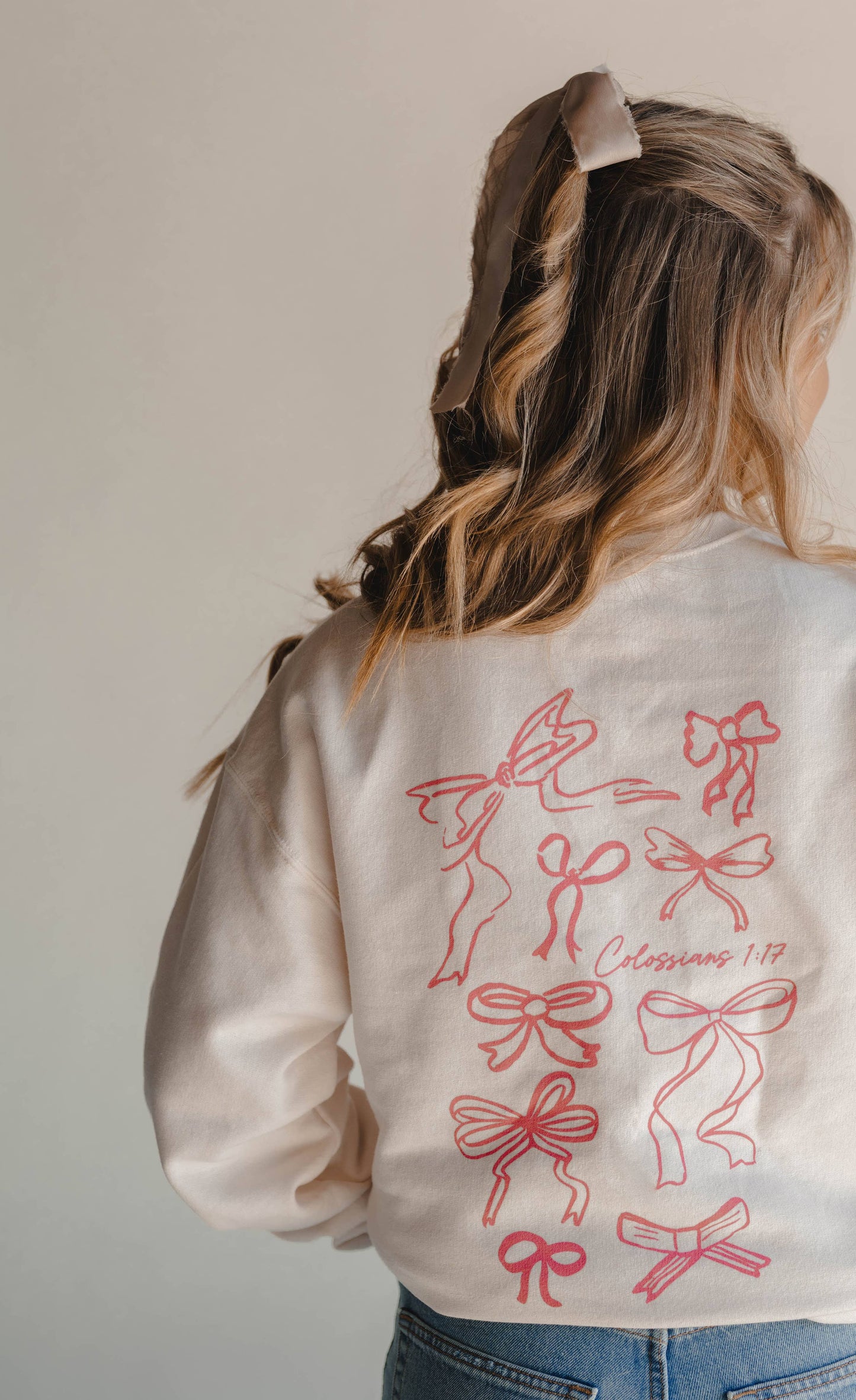 Dear Heart He Holds All Together Pullover