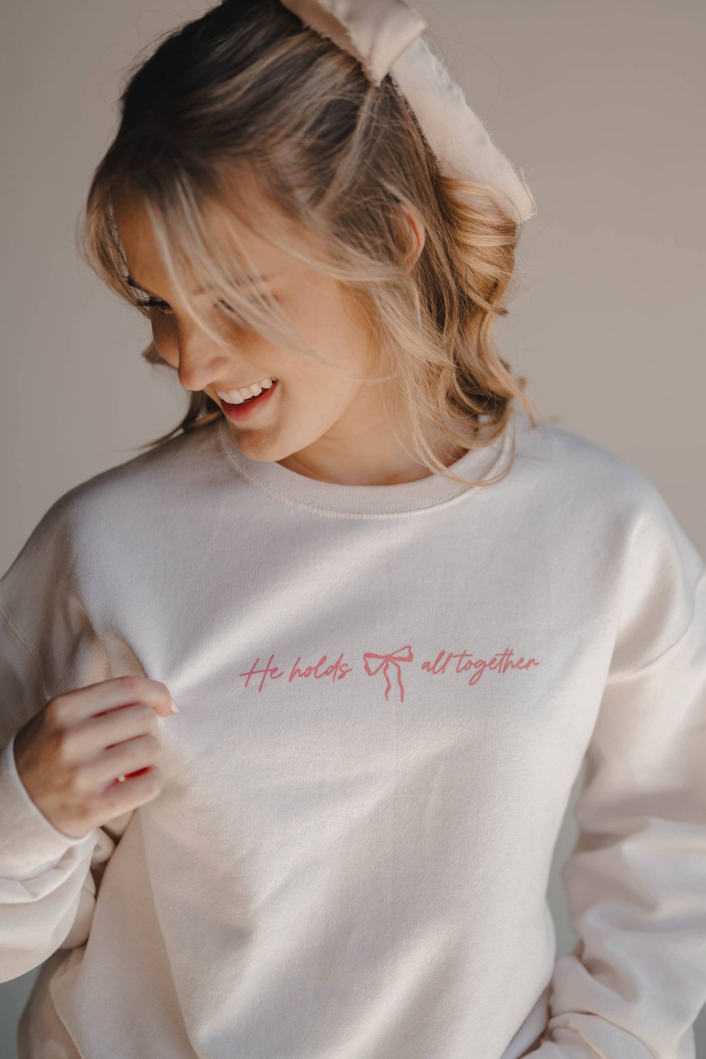 Dear Heart He Holds All Together Pullover