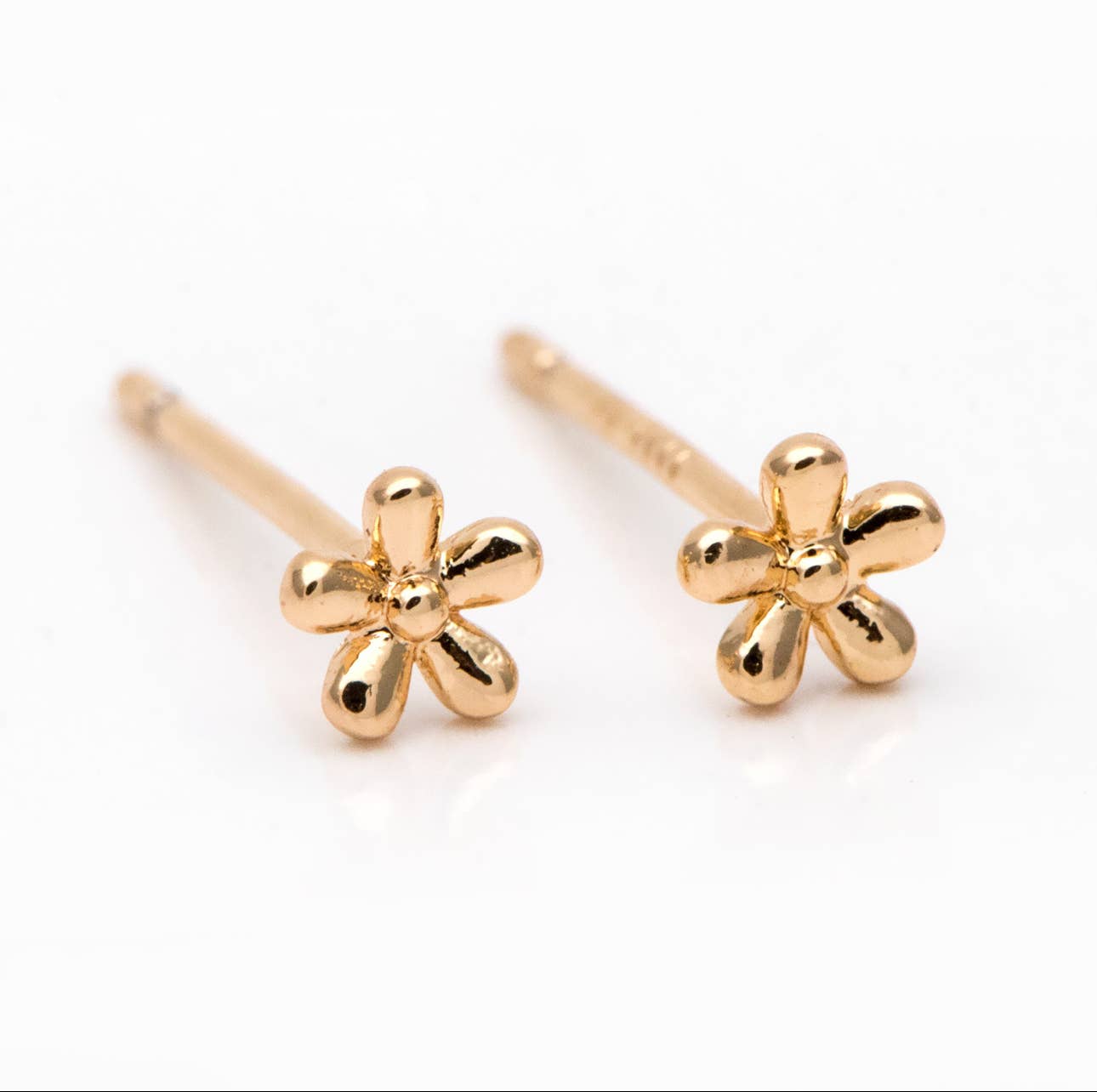 Gold plated 18k flower stud earrings