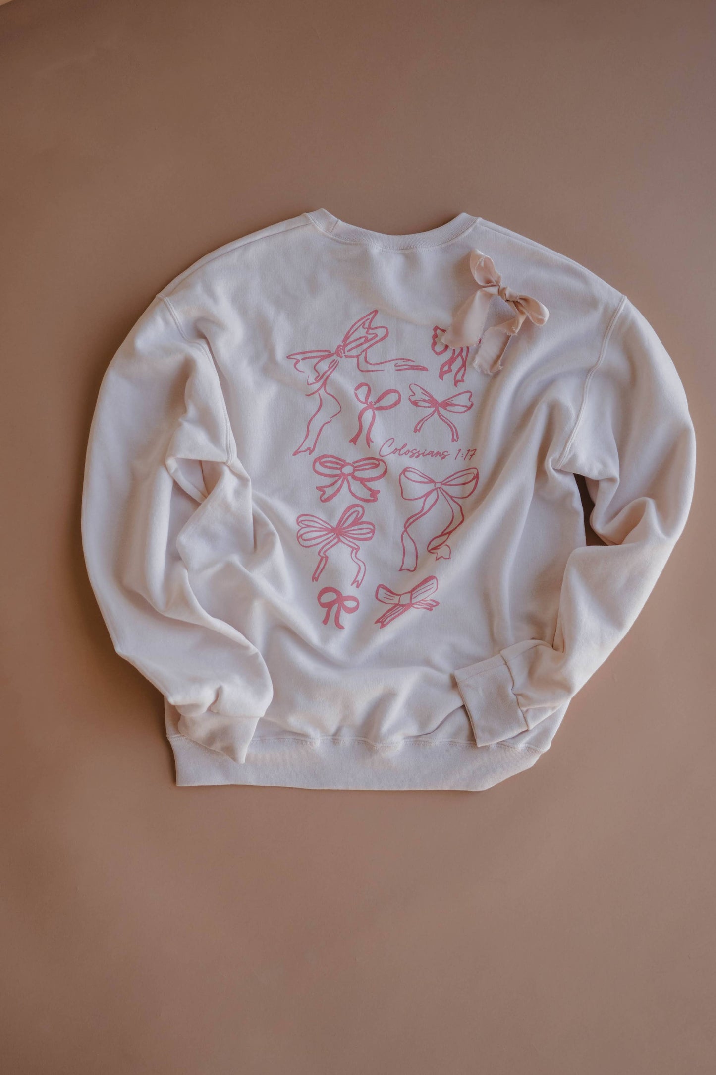 Dear Heart He Holds All Together Pullover