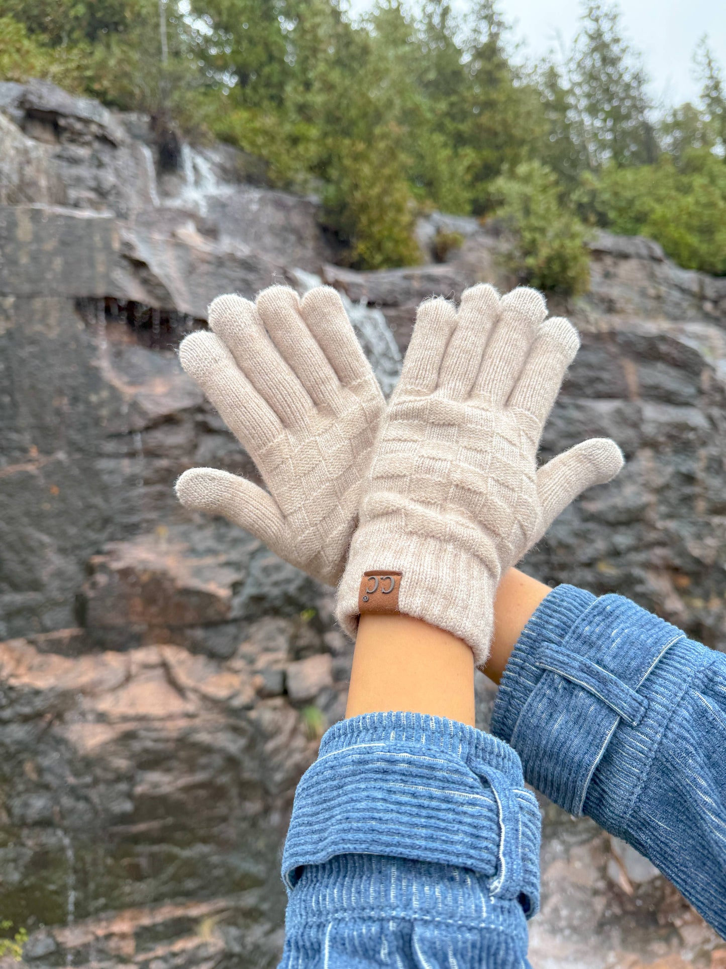 Woven Checkered Texture C.C Gloves