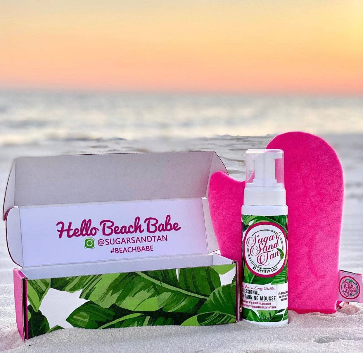 Self tanning mousse foam bottle with applicator mitt for streak free sunless tan