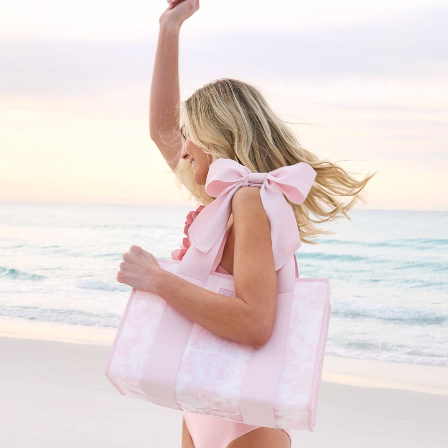 Case-Mate Rosé Bow Jelly Tote Bag – Waterproof Beach Tote