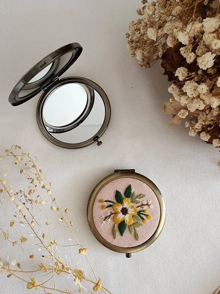 Floral Embroidered Compact Mirror, Collection Sophia