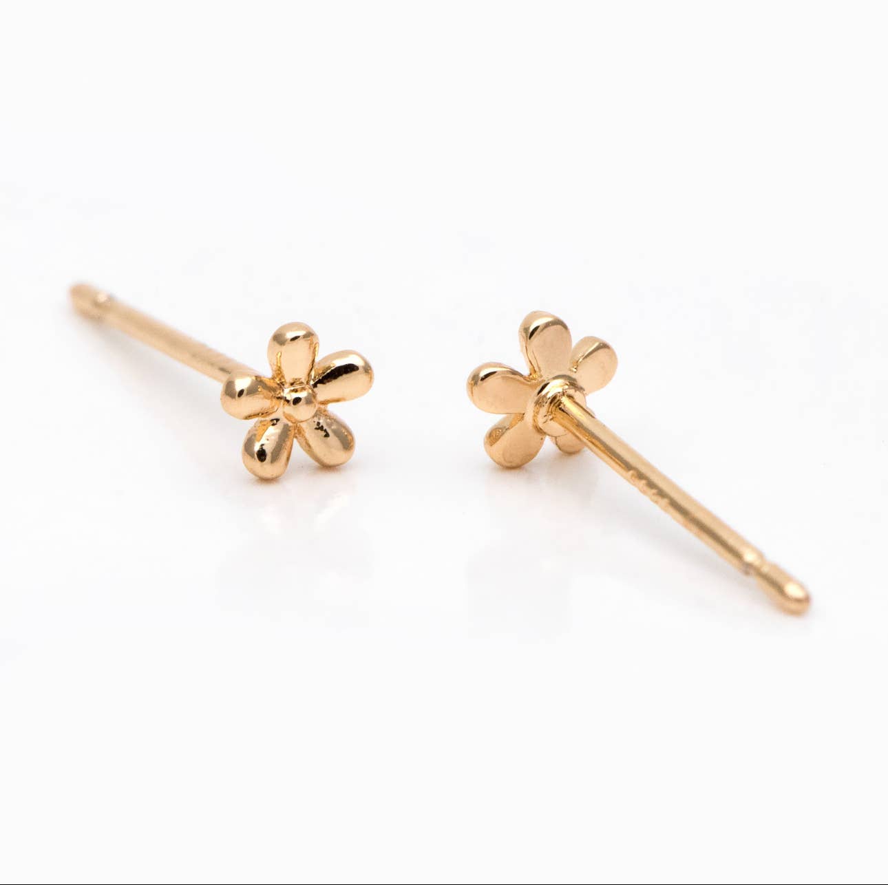 Gold plated 18k flower stud earrings