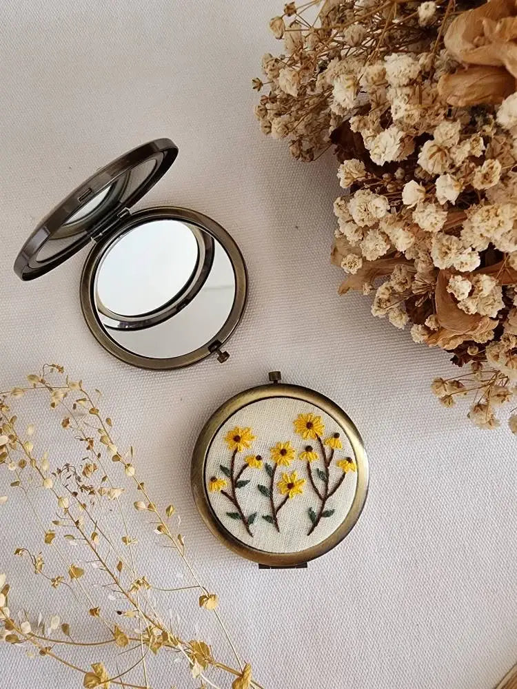 Floral Embroidered Compact Mirror, Collection Sophia