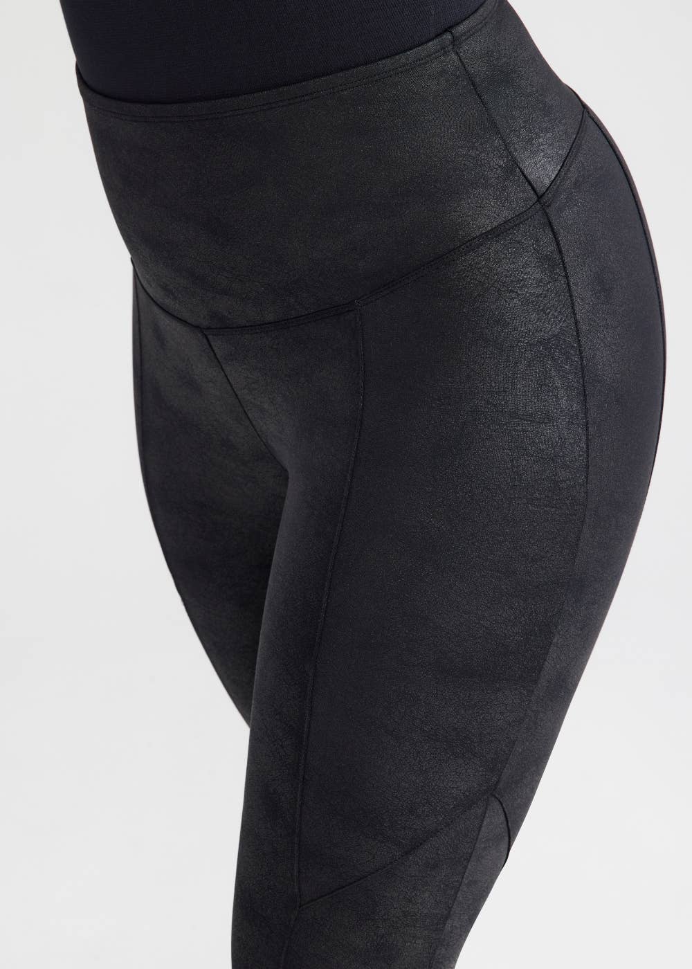 Yummie Stretch and Shine Faux Leather Shaping Legging